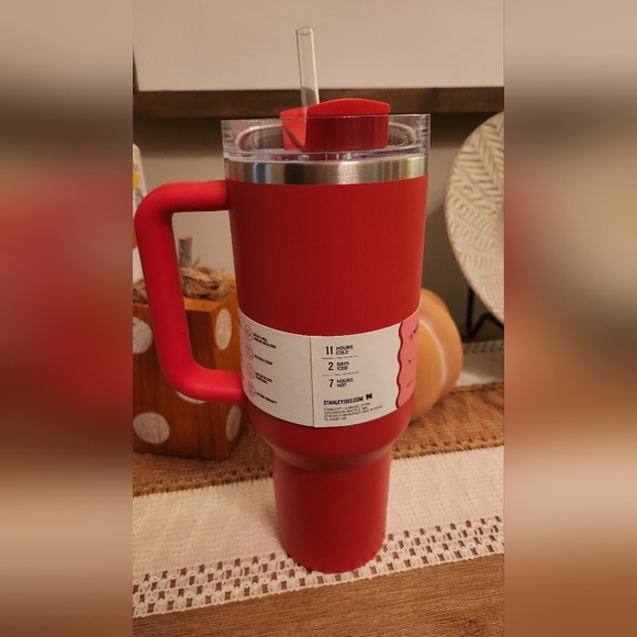 ❤️Stanley TARGET RED❤️ 40oz Limited Edition Tumbler - Picture 3 of 7